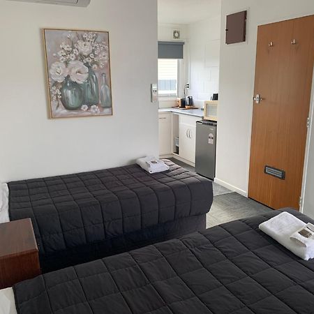 Brooklyne Motel Sanson ภายนอก รูปภาพ