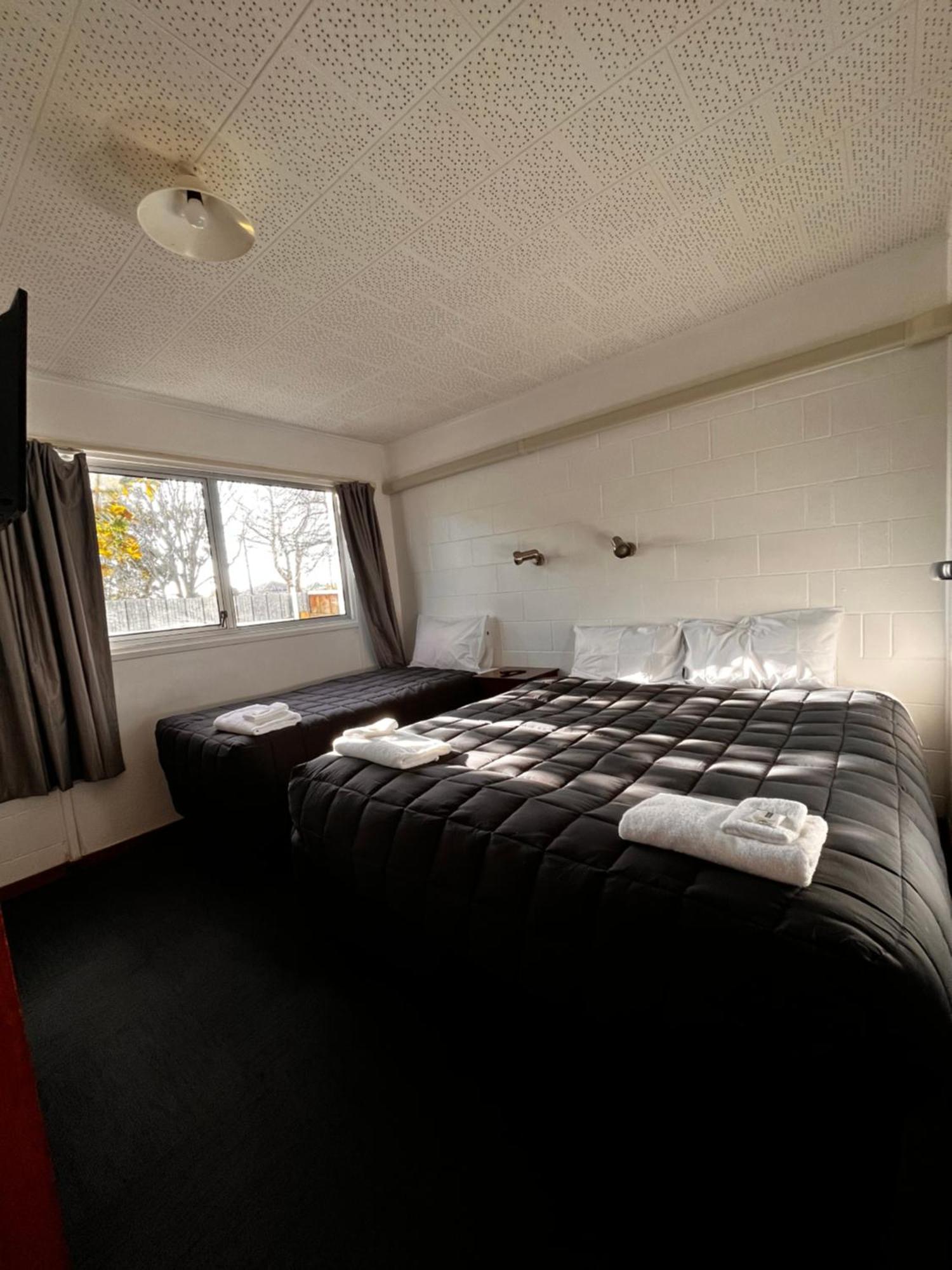 Brooklyne Motel Sanson ภายนอก รูปภาพ