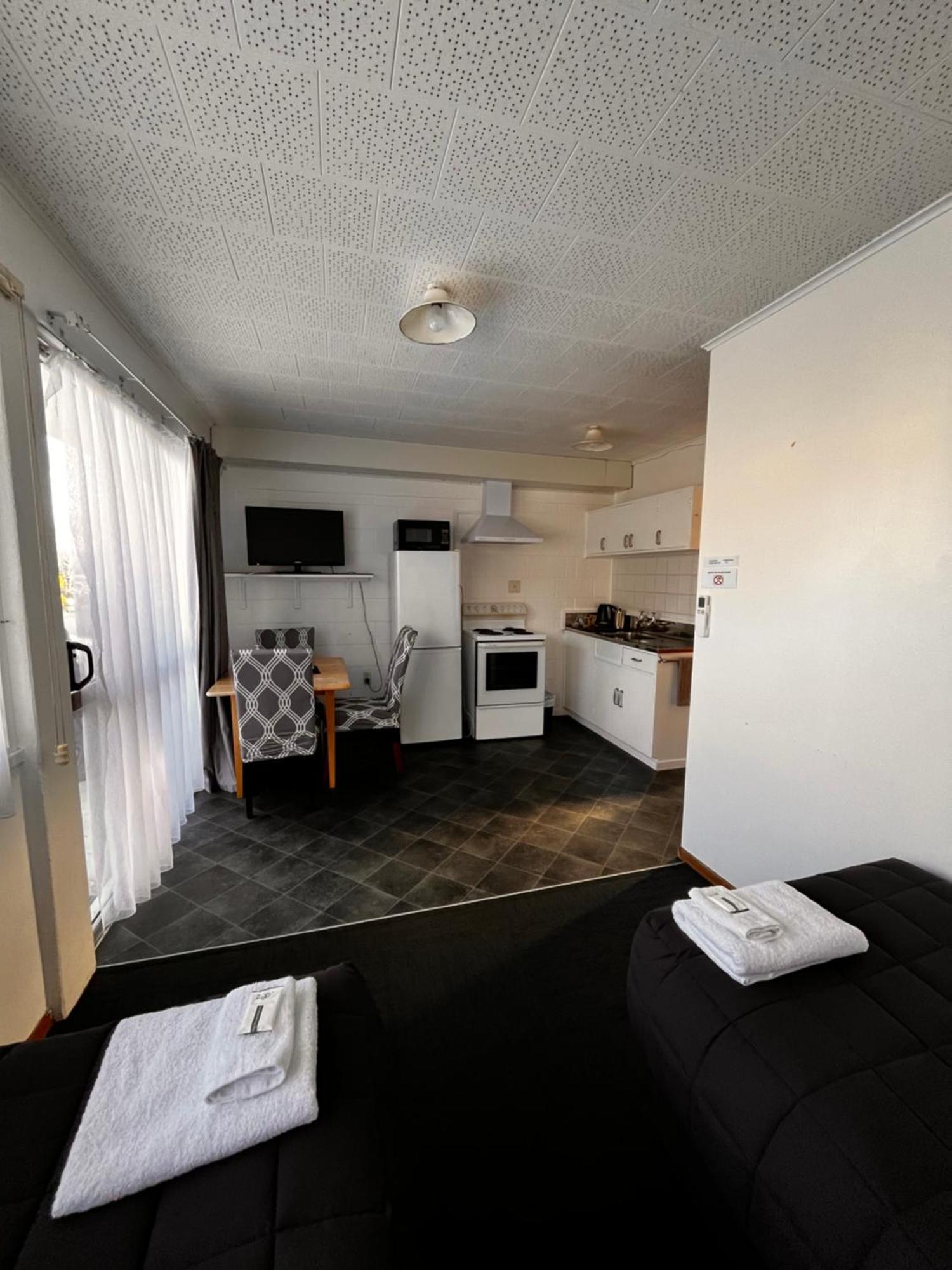Brooklyne Motel Sanson ภายนอก รูปภาพ