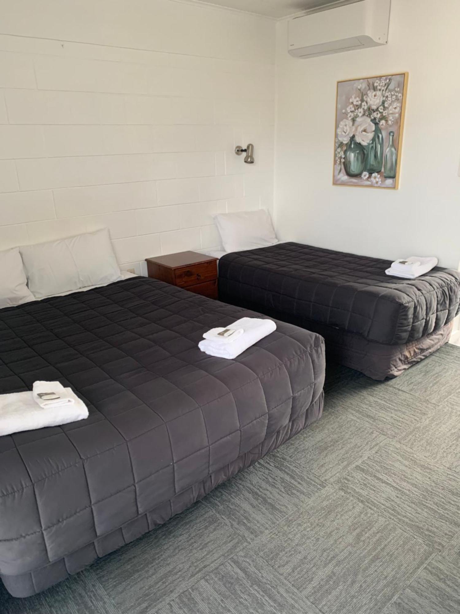 Brooklyne Motel Sanson ภายนอก รูปภาพ