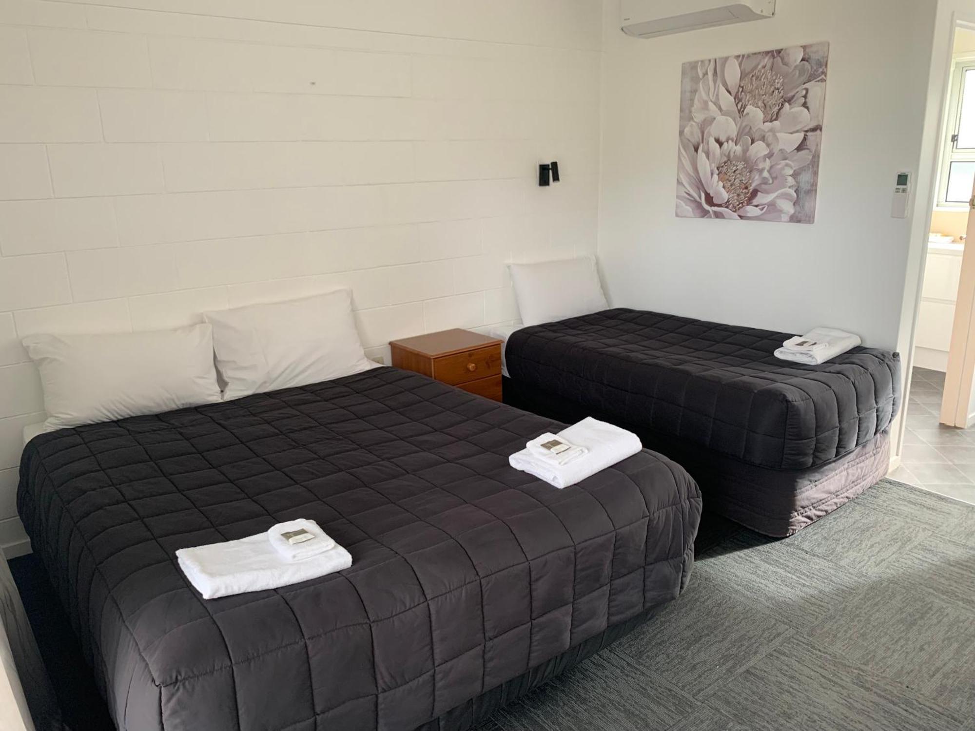 Brooklyne Motel Sanson ภายนอก รูปภาพ
